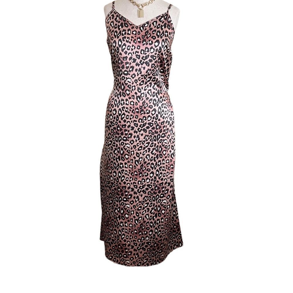 Long gown Perfect for going out or can be used as a nightgown. NWOT - Picture 1 of 6